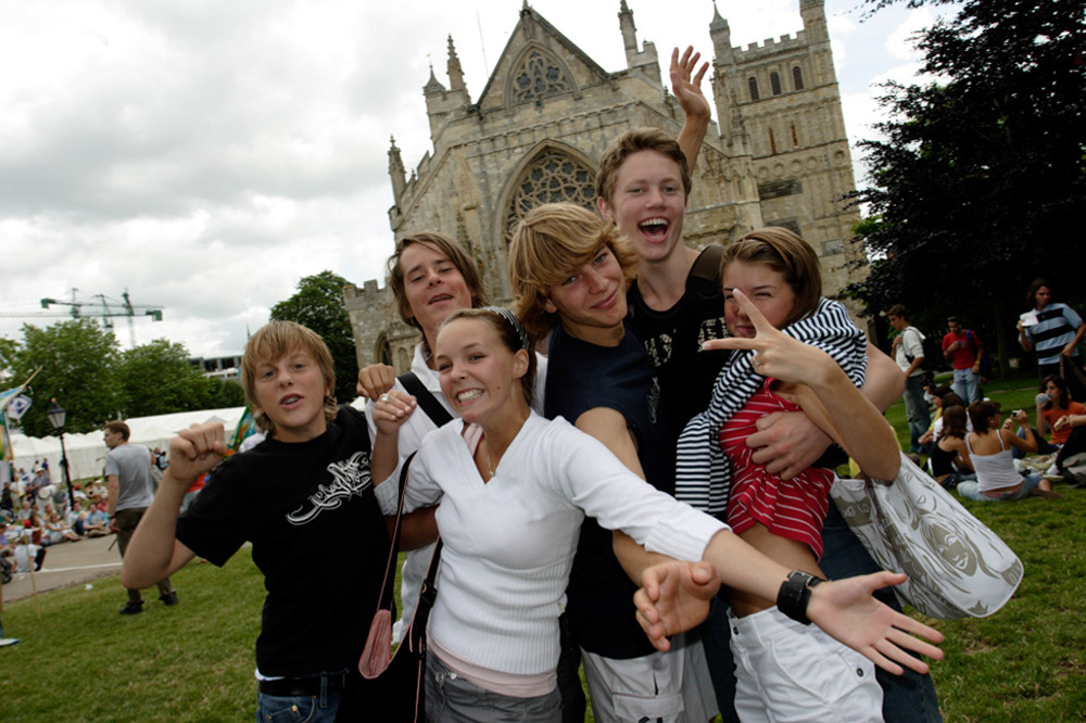 %_tempFileNameexeter-cathedral-students-1%