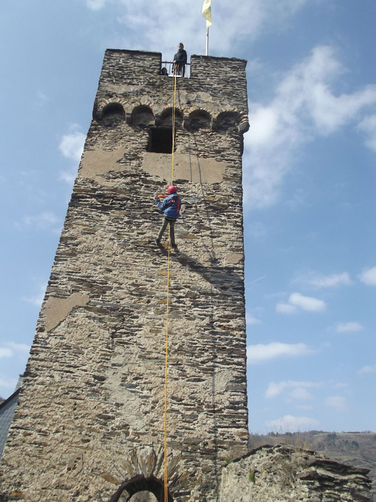 %_tempFileNameoberwesel-special-abseiling-04%