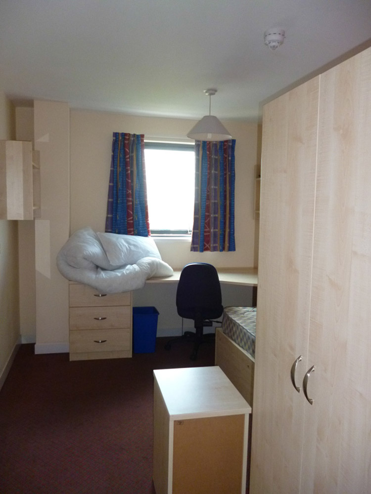 %_tempFileNamebournemouth-purbeck-house-room-2%